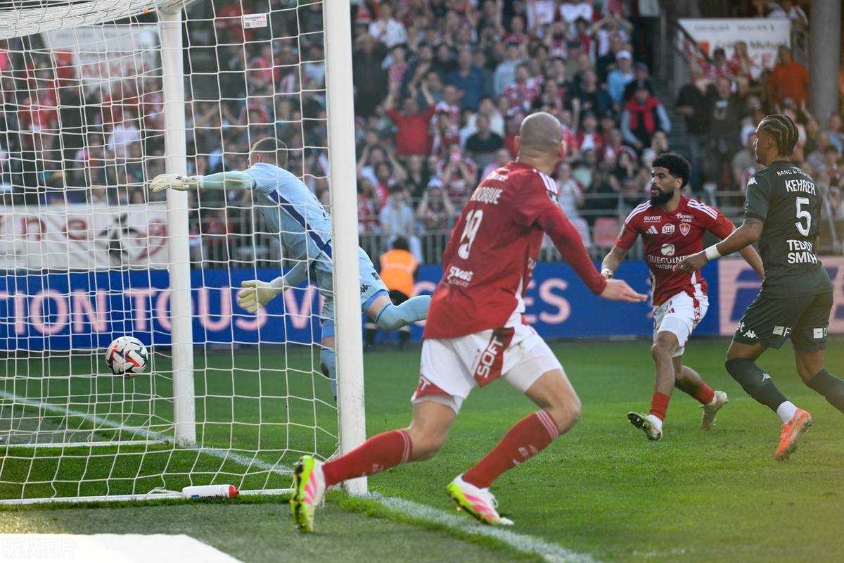 摩纳哥在最新联赛胜利中取得了三分