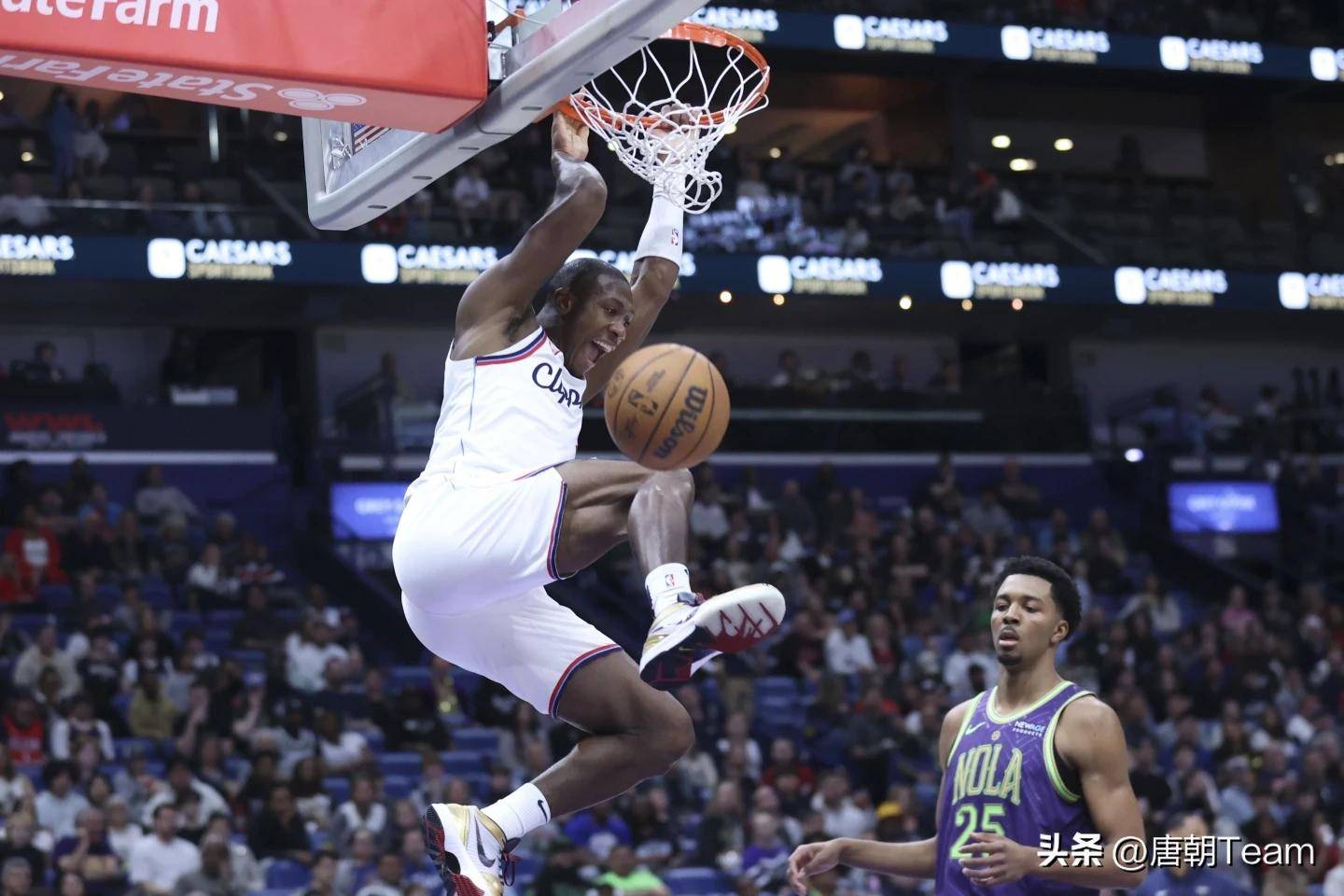 波尔津吉斯三巨头联手,鹈鹕得分突破,逆转取胜冲击季后赛!的简单介绍