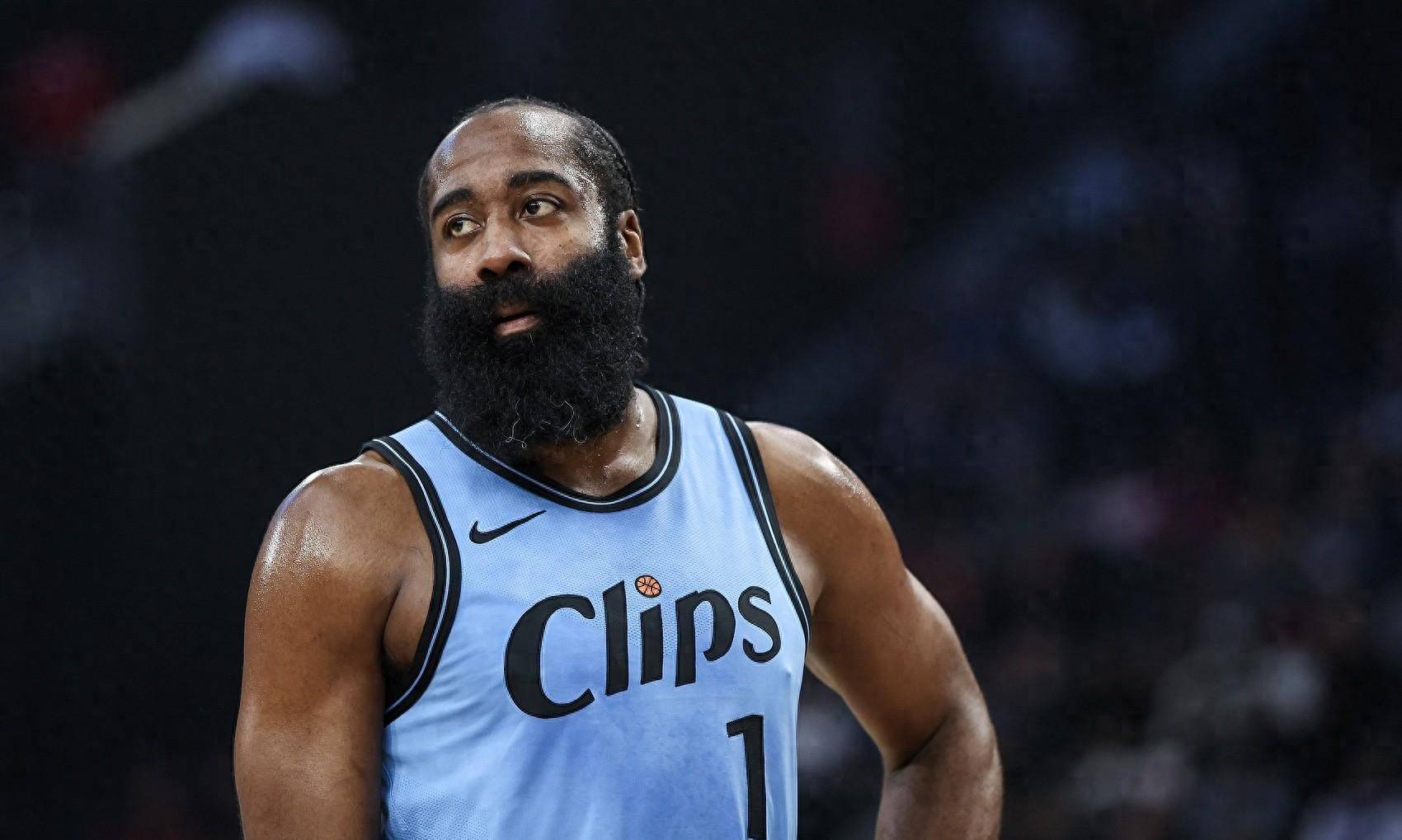 西蒙斯陷入低谷,浓眉哥连败,冲击季后赛球队命运悬念!